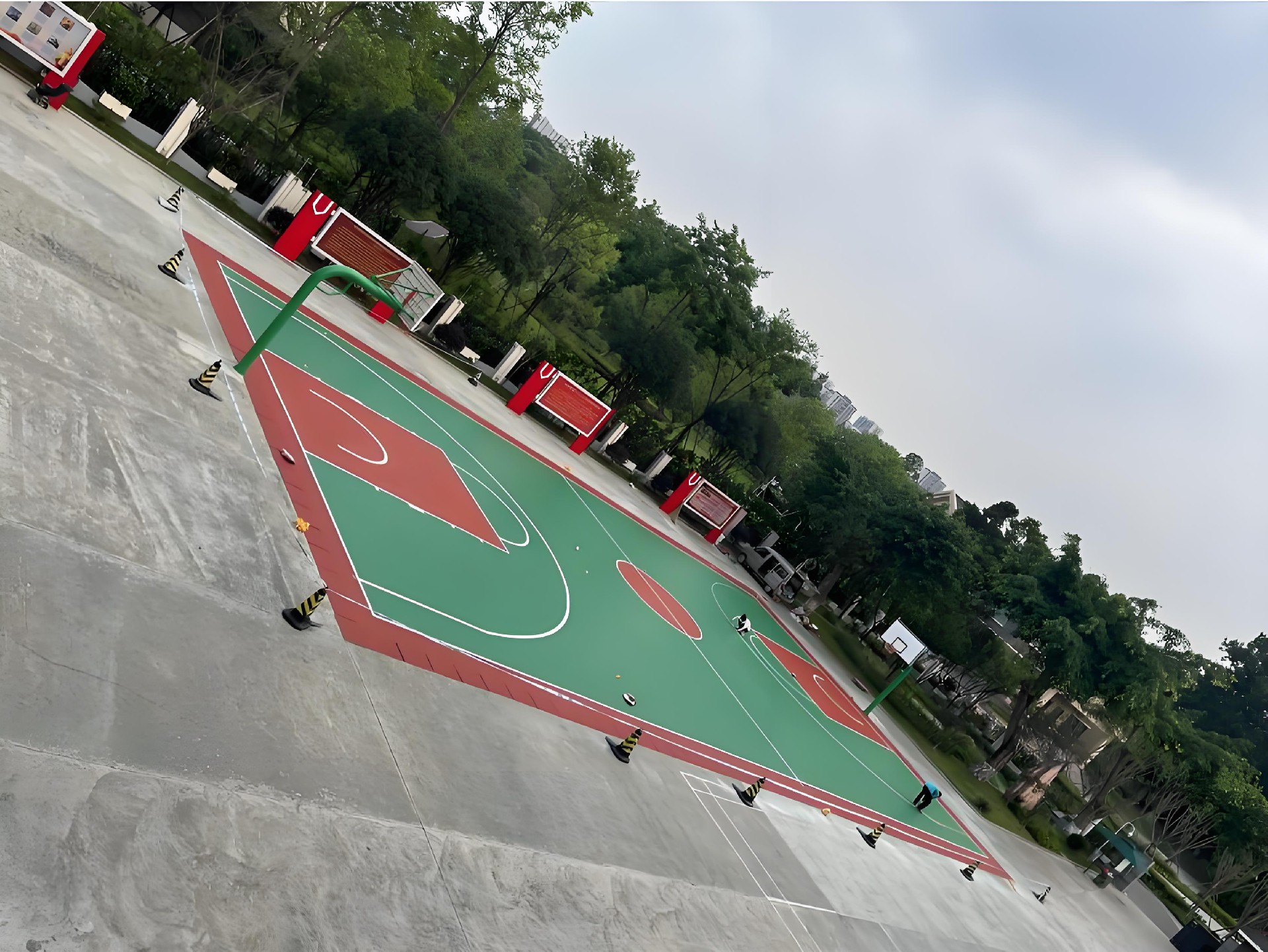 籃球場(chǎng)硅PU材料
